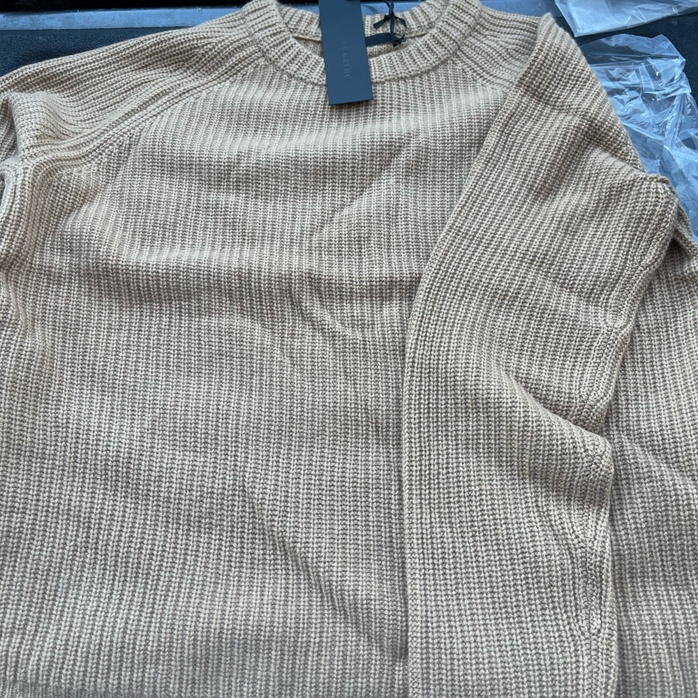 Sweater - Picture 6 of 9